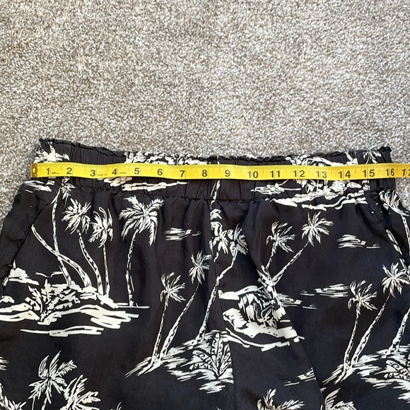 Left On Friday Palm Tree Day Trip Shorts - Picture 4 of 6